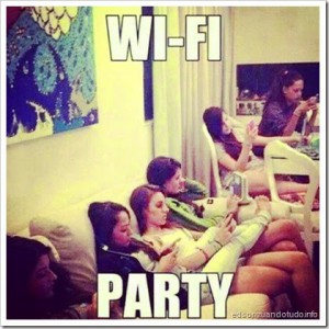 zuando o wifi: a festa vi ser na sua casa porque lá é 120MB